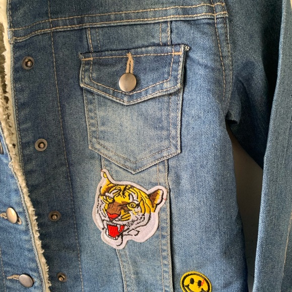 Kids jean jacket with patches - Picture 3 of 5